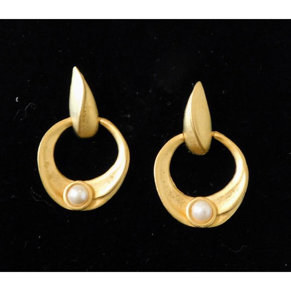 Vintage 1980s Collection 7 Earrings Round Dangle Faux Pearl Pierced Matte Gold - Picture 2 of 4